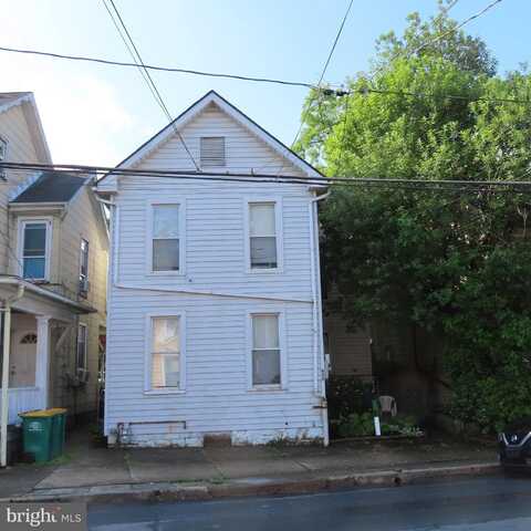 636 BROAD STREET, CHAMBERSBURG, PA 17201