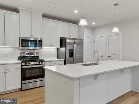 140 MCCORMICK CIRCLE, WINCHESTER, VA 22602