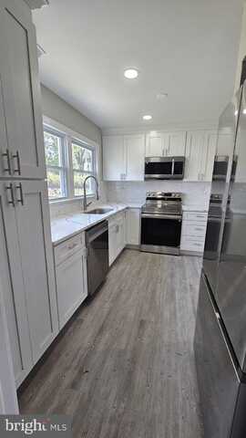 20 TWISTING LANE, WILLINGBORO, NJ 08046