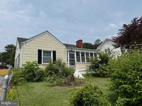 1027 E WASHINGTON STREET, STRASBURG, VA 22657