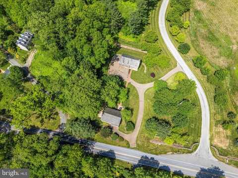 11 BROWNSTONE LANE, ELVERSON, PA 19520
