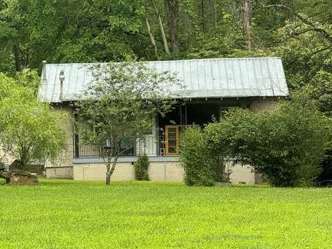 69 Crisp Ln, Martin, KY 41649