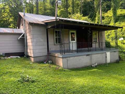 69 Crisp Ln, Martin, KY 41649