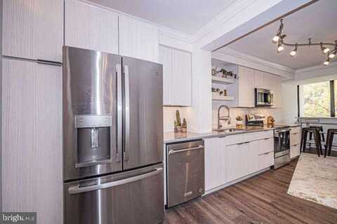 1805 CRYSTAL DRIVE, ARLINGTON, VA 22202