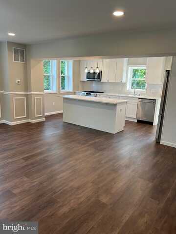 10 DELAWARE AVENUE, HAINESPORT, NJ 08036