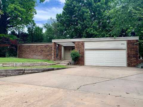 2902 Woodbriar Square, Enid, OK 73703