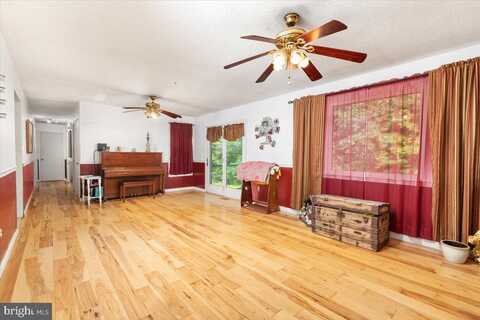 2647 BEN SAVILLE ROAD, AUGUSTA, WV 26704