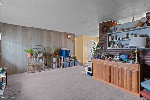 31 EASTER LANE, LEVITTOWN, PA 19054