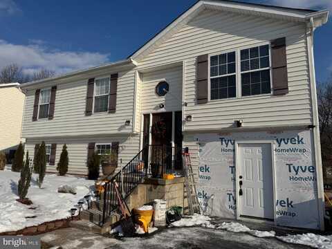 94 LONGWOOD DRIVE, BUNKER HILL, WV 25413