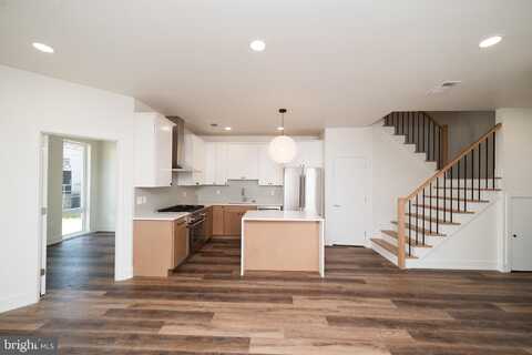 19 LINCOLN COURT, PRINCETON, NJ 08540