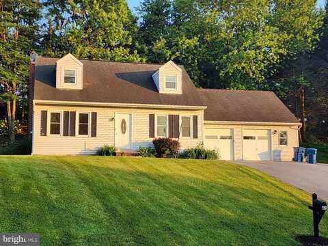67 ANGELA DRIVE, ELIZABETHTOWN, PA 17022