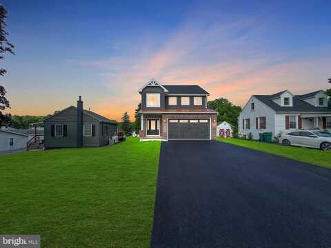 38 KENWOOD AVE, CARLISLE, PA 17013