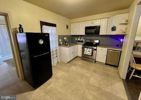829 W PORTER STREET, PHILADELPHIA, PA 19148