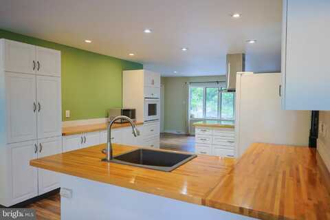 175 MOUNTAIN HEIGHTS ROAD, FRONT ROYAL, VA 22630