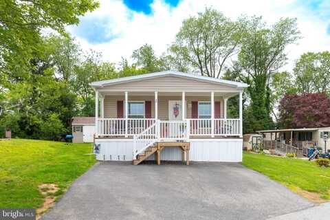 24 LYLE CIRCLE, YORK, PA 17402