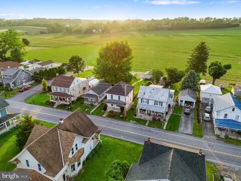 215 W MAIN STREET, NEWMANSTOWN, PA 17073