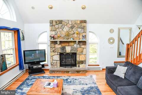 5 HOPKINS MEW, ALBRIGHTSVILLE, PA 18210