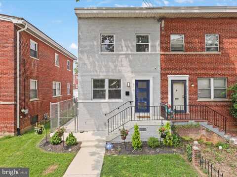 610 GALVESTON PLACE SE, WASHINGTON, DC 20032