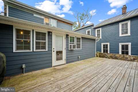 36952 CHARLES TOWN PIKE, HILLSBORO, VA 20132
