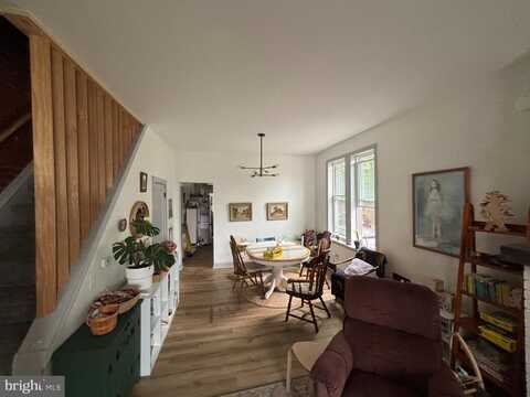 2111 PENN STREET, HARRISBURG, PA 17110
