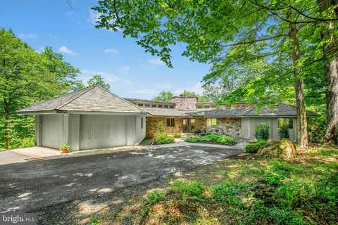 511 CENTER HILL, UPPER BLACK EDDY, PA 18972