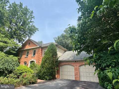 8406 HOLLY LEAF DRIVE, MCLEAN, VA 22102