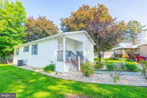 8726 BREINIG RUN CIRCLE, BREINIGSVILLE, PA 18031