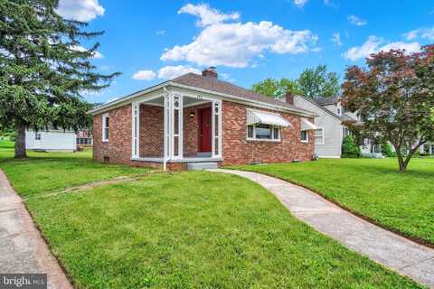 103 S 6TH STREET, MOUNT WOLF, PA 17347