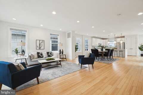 2837 MYRTLE AVENUE NE, WASHINGTON, DC 20018