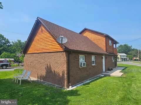 6 AMELIA ST, PAW PAW, WV 25434