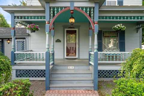 656 Main Street, Chester, VT 05143