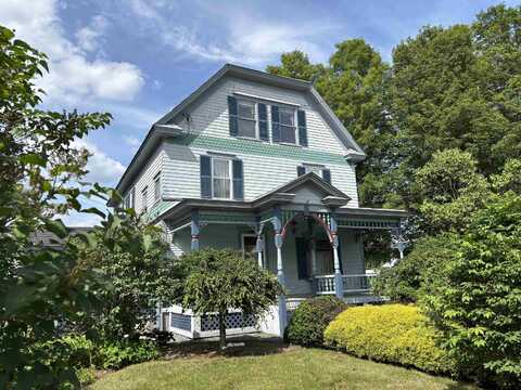 656 Main Street, Chester, VT 05143