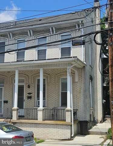 123 E WATER STREET, MIDDLETOWN, PA 17057