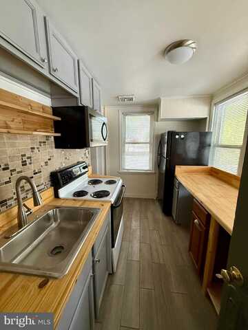 910 E BALTIMORE PIKE, KENNETT SQUARE, PA 19348