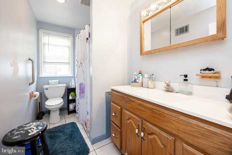 915 SPRING MILL AVENUE, CONSHOHOCKEN, PA 19428