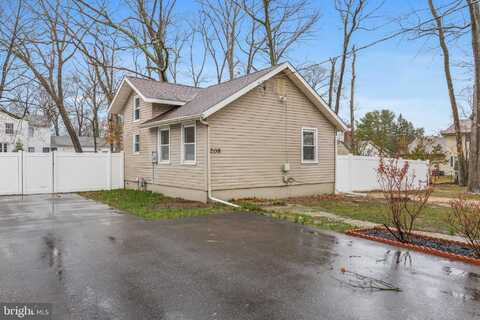 208 S BREWSTER ROAD, VINELAND, NJ 08361