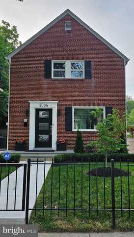 3004 VISTA STREET NE, WASHINGTON, DC 20018