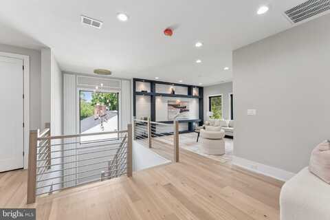 6935 SOUTHRIDGE DRIVE, MCLEAN, VA 22101