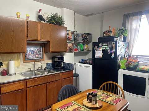 215 E OFFUTT STREET, CUMBERLAND, MD 21502