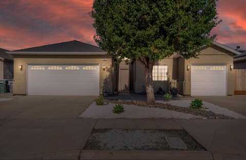 205 Douglas Avenue N, Fresno, CA 93727