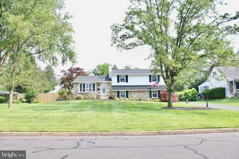105 W HIGHLAND AVENUE, LANGHORNE, PA 19047