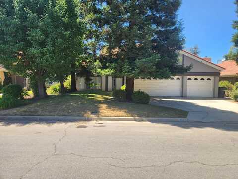 9063 Woodrow Avenue N, Fresno, CA 93720