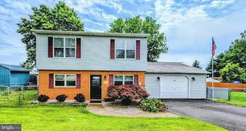 12 ROGERS CIRCLE, NEWARK, DE 19702