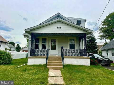 229 WARREN STREET, WILLOW GROVE, PA 19090