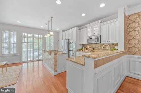 2541 S KENMORE COURT, ARLINGTON, VA 22206