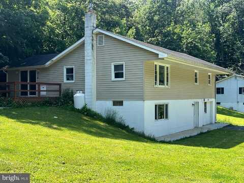 2930 MARTIN DRIVE, SEVEN VALLEYS, PA 17360