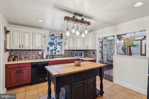 32 JACOBSTOWN ROAD, NEW EGYPT, NJ 08533