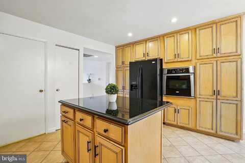 8001 GREENSPRING WAY, OWINGS MILLS, MD 21117