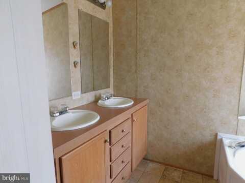 211 MICHAEL ROAD, HONEY BROOK, PA 19344