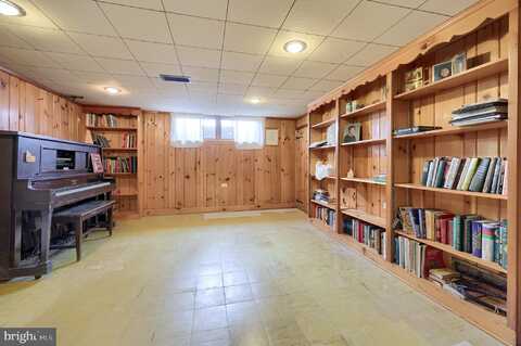 3902 REIFF PLACE, READING, PA 19606